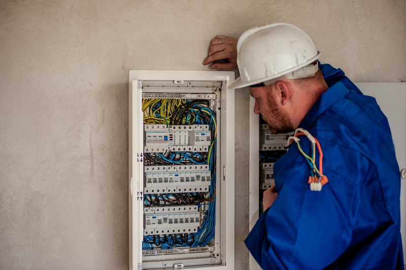 sasu-SILLANS LA CASCADE-min_electrician-2755683