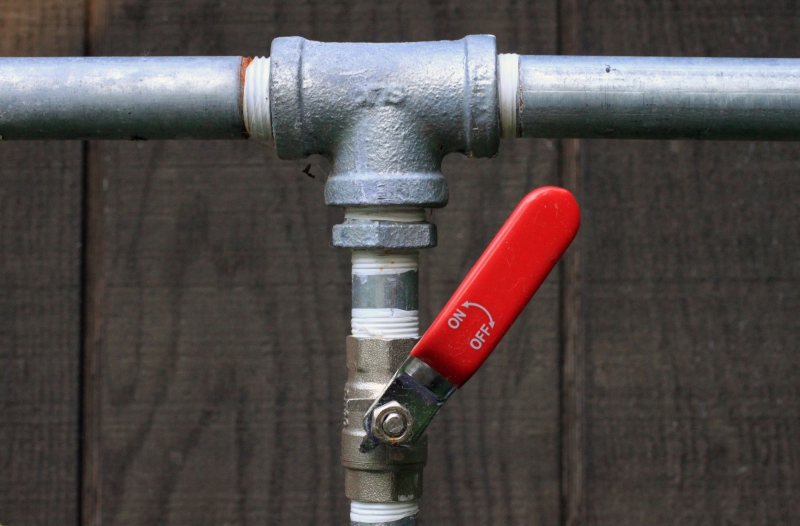 sasu-SILLANS LA CASCADE-min_water-open-house-bicycle-red-vehicle-611604-pxhere.com
